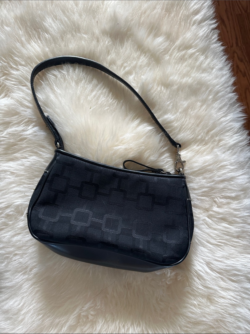 Y2K Nine West Black Women’s Shoulder Bag - Classic Chain Pattern
